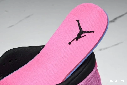 LOW JORDAN SHOCKING (W) PINK RETRO 14 1012